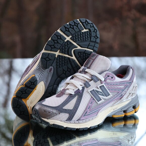 New Balance 1906R Licorice - Picture 6 of 13